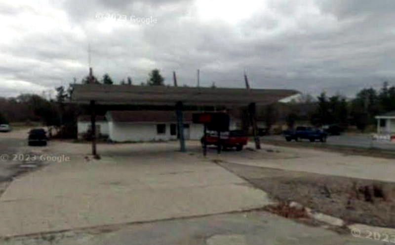 Brookside Inn - Hotel Frankfort - Old Gas Station Canopy 2008